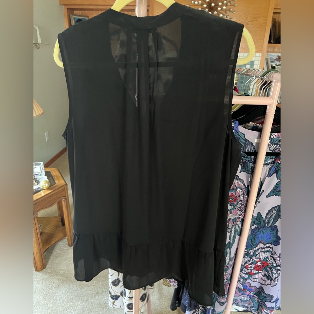 Banana Republic Elegant Black Sleeveless Top - Picture 3 of 3